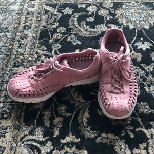 Nike size 9 pink suede woven sneakers